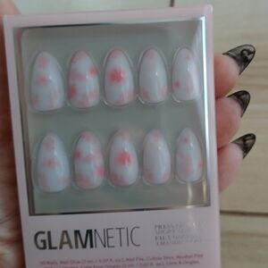 SPRINGTIME Glamnetic Press On Nails In White & Pink Brand New Sealed